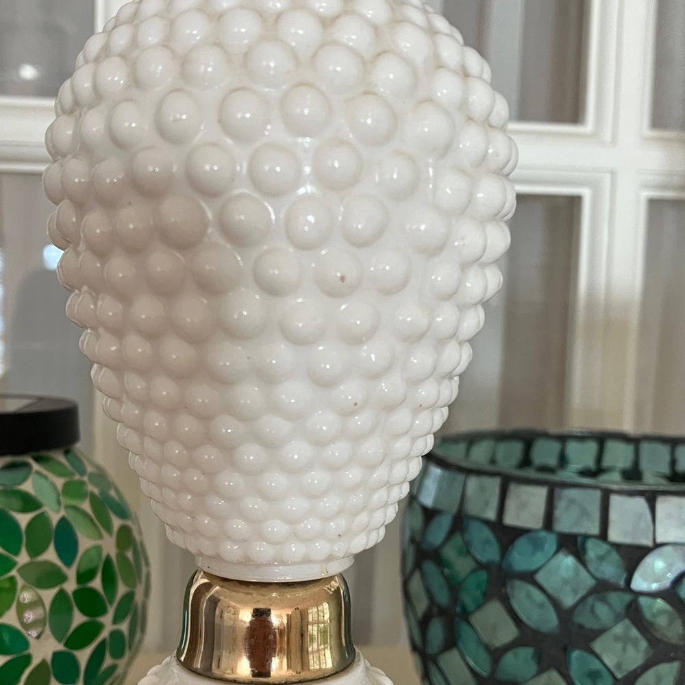 Hobnail Base Originally For Scale. Beautiful Display Piece - Picture 3 of 9